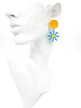 Load image into Gallery viewer, Daisy Flower Acrylic Drop Earrings
